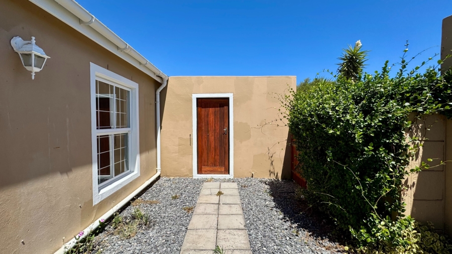 2 Bedroom Property for Sale in Guldenland Western Cape